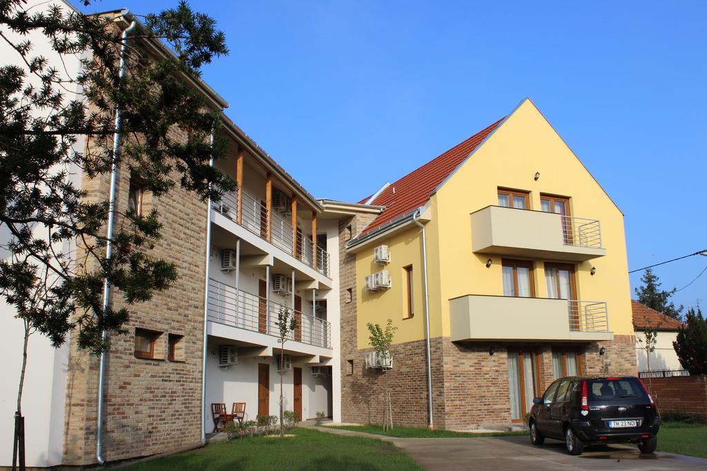Gyulai Brill Apartman Room photo