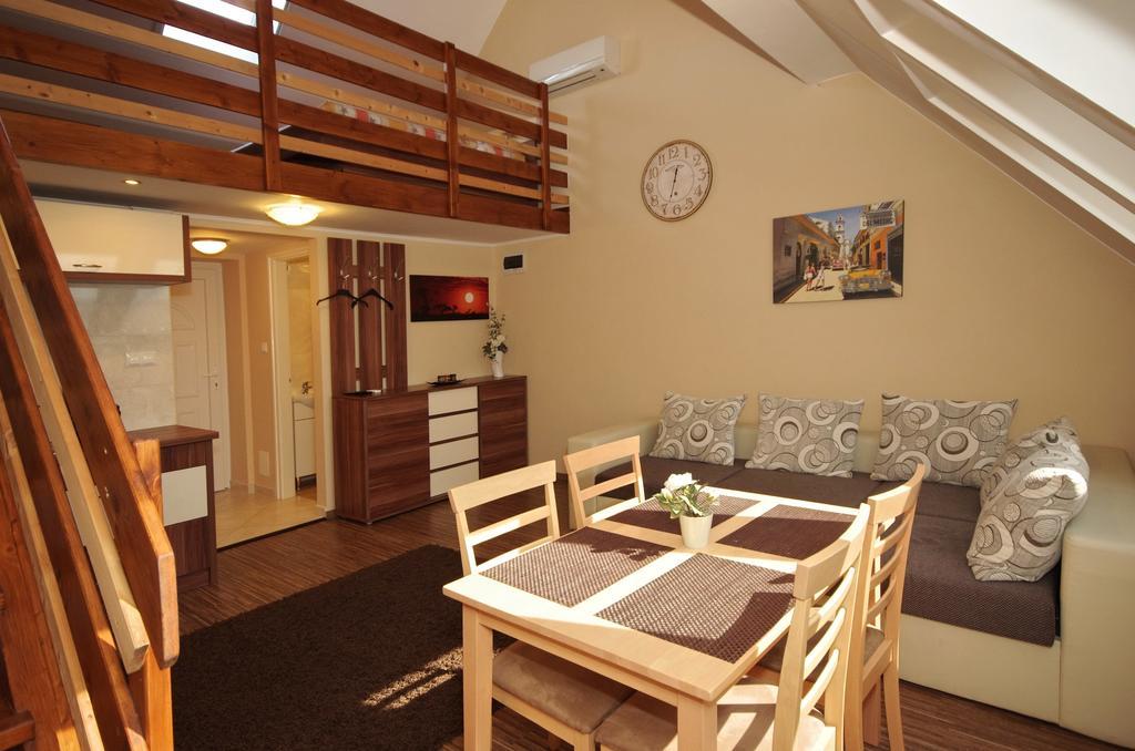 Gyulai Brill Apartman Exterior photo