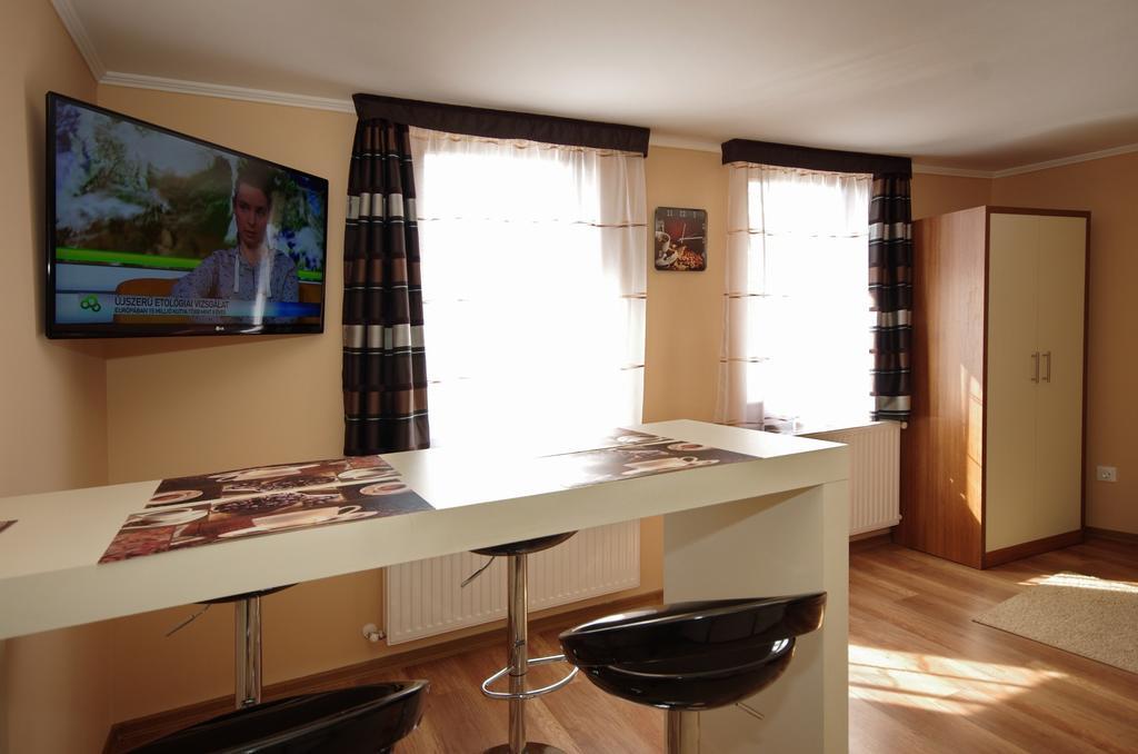Gyulai Brill Apartman Exterior photo