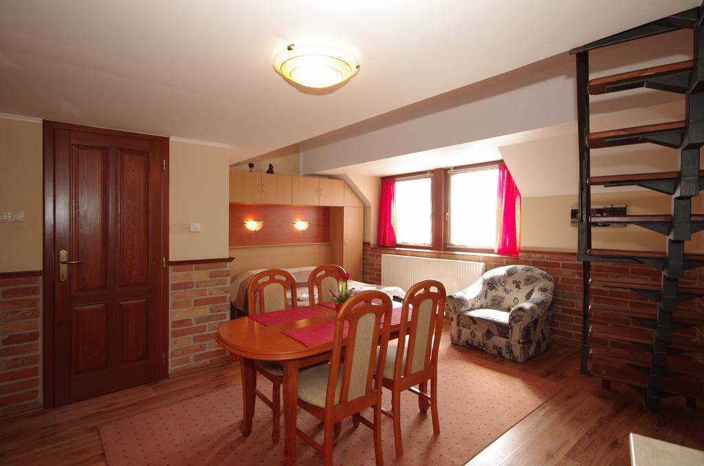 Gyulai Brill Apartman Exterior photo